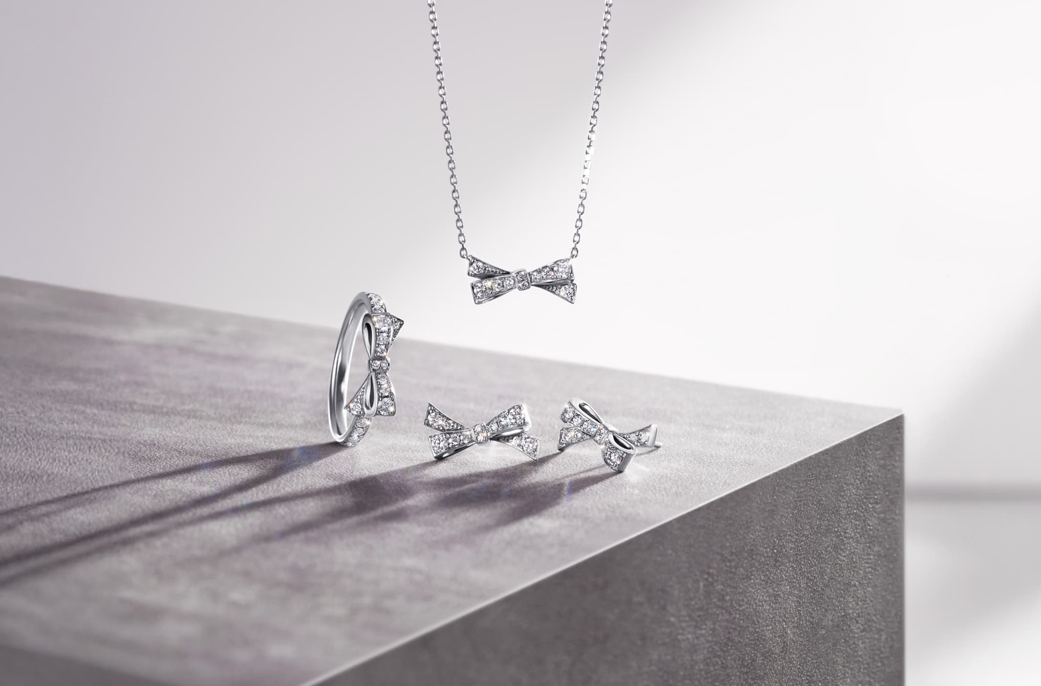 スタージュエリー / Star Jewelry | DIAMOND BOW